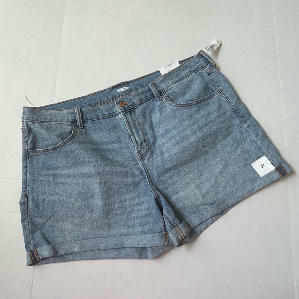 NWT Size 18 Old Navy 3” Denim Shorts